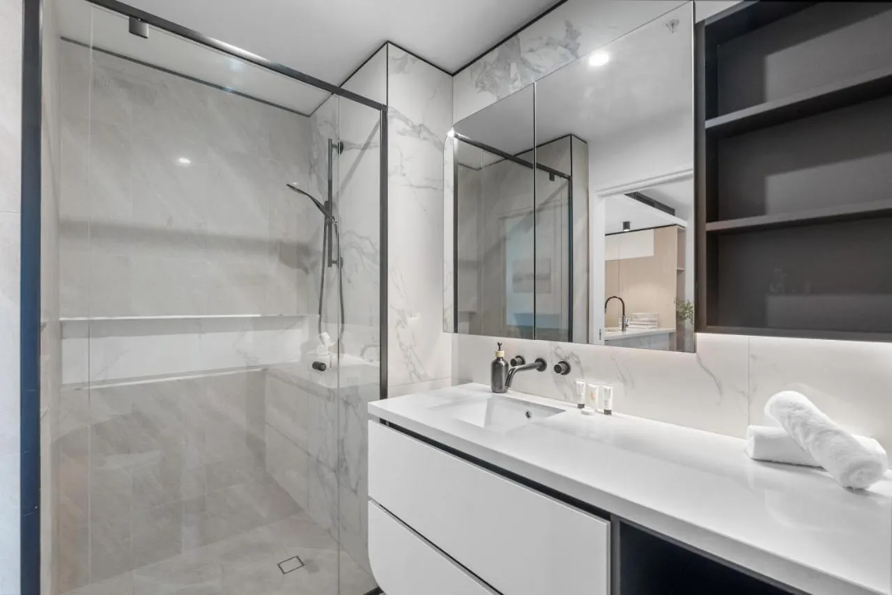 The Halo - New Central Lux South Brisbane 2Br With Parking & Pool Apartment