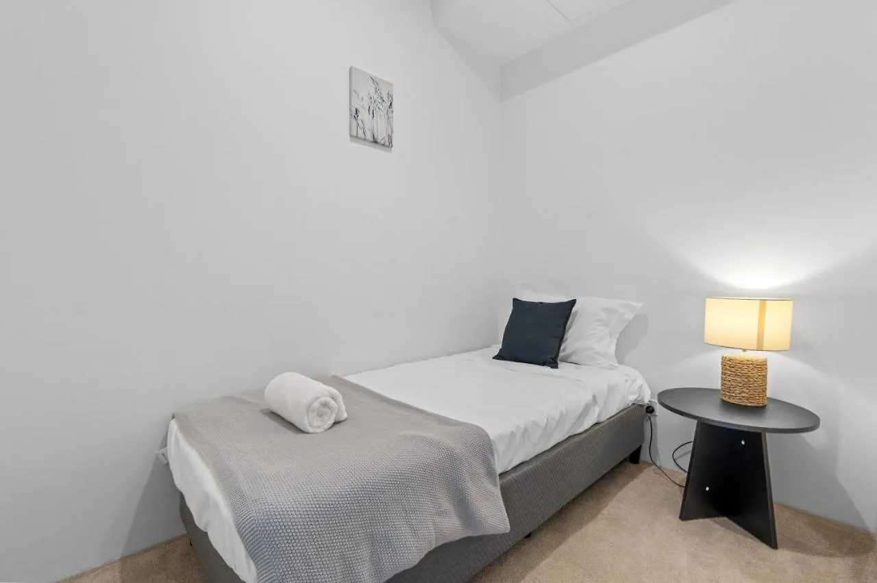 The Halo - New Central Lux South Brisbane 2Br With Parking & Pool Australia