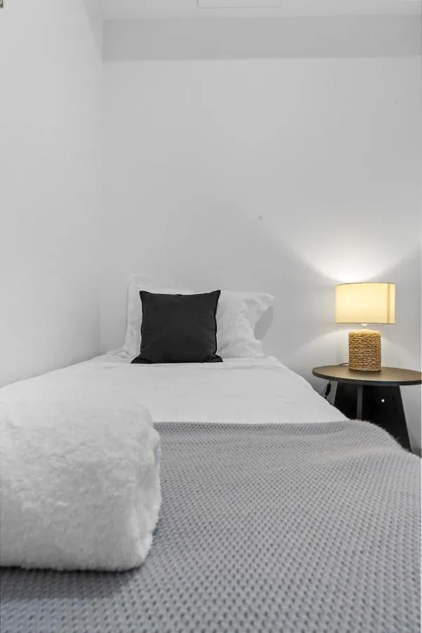 The Halo - New Central Lux South Brisbane 2Br With Parking & Pool Apartment