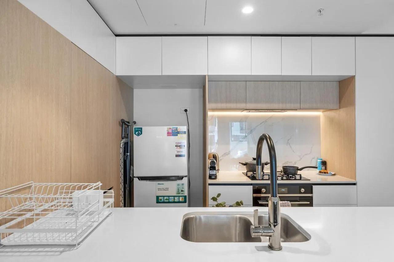 The Halo - New Central Lux South Brisbane 2Br With Parking & Pool 0*,  Australia