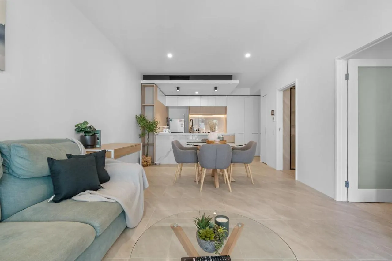 The Halo - New Central Lux South Brisbane 2Br With Parking & Pool 0*,  Australia