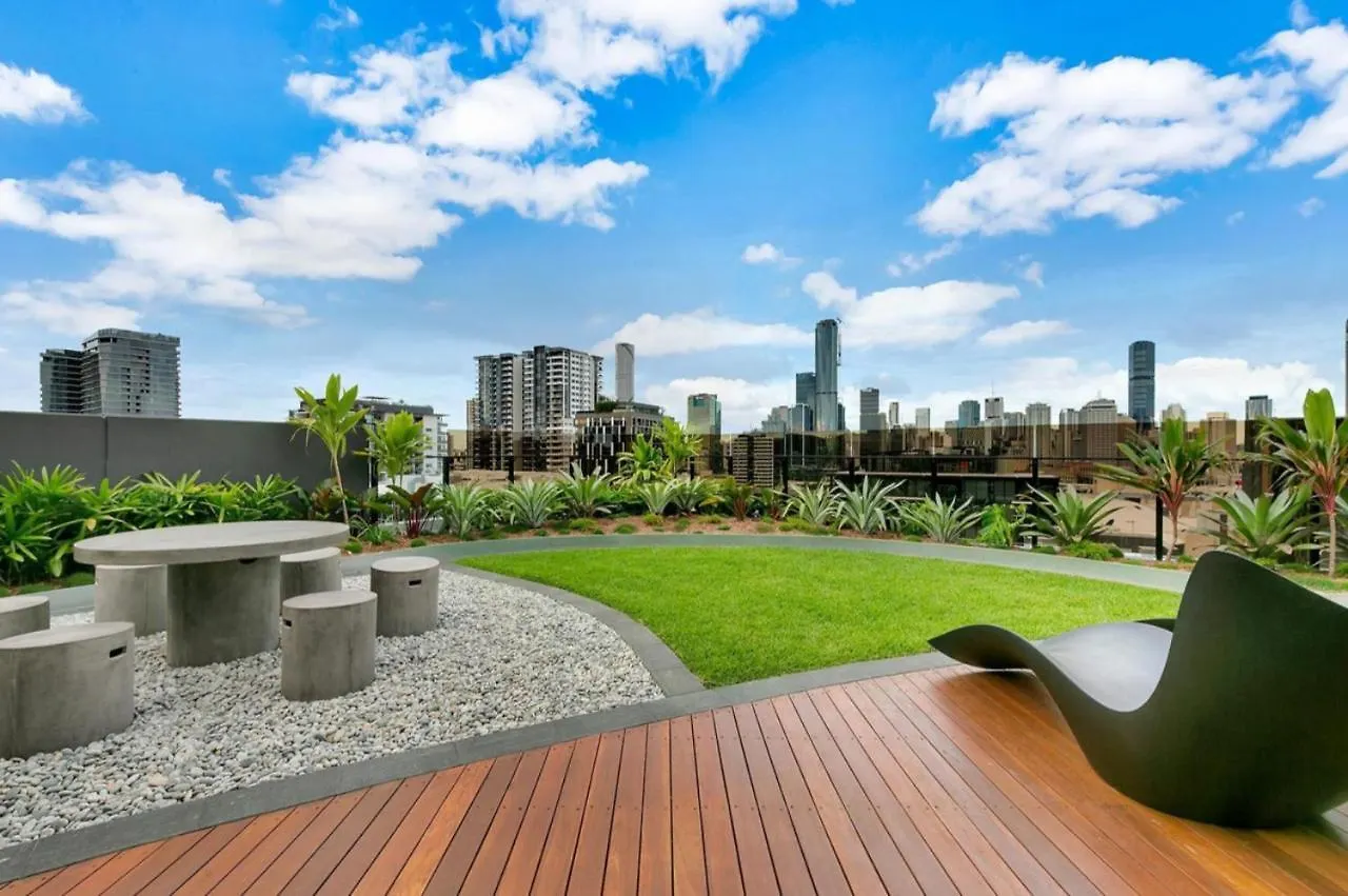 Apartment The Halo - New Central Lux South Brisbane 2Br With Parking & Pool